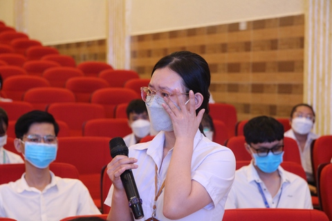 Đóng học phí xong, còn lại ít tiền em mua bánh mứt và áo Tết cho mẹ - Ảnh 2. Đóng học phí xong, còn lại ít tiền em mua bánh mứt và áo Tết cho mẹ - Ảnh 2.