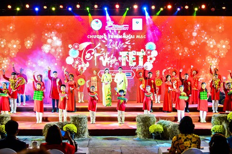Biểu diễn ẩm thực Vị ngon ngày Tết thu hút đông đảo tín đồ ẩm thực - Ảnh 1. Biểu diễn ẩm thực Vị ngon ngày Tết thu hút đông đảo tín đồ ẩm thực - Ảnh 1.