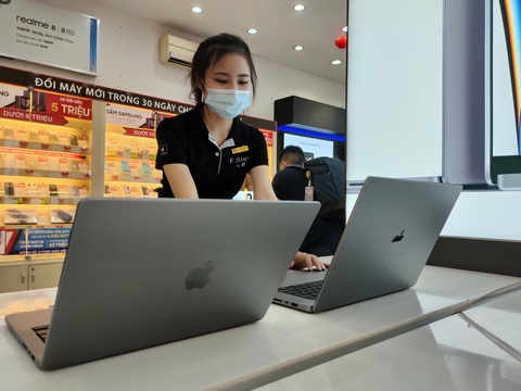 Đua mở chuỗi bán lẻ công nghệ - Ảnh 1. Đua mở chuỗi bán lẻ công nghệ - Ảnh 1.