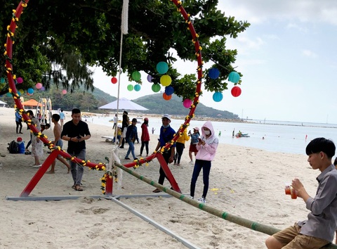 Nghỉ Tết dương lịch, miền Tây không còn vắng bóng du khách - Ảnh 2. Nghỉ Tết dương lịch, miền Tây không còn vắng bóng du khách - Ảnh 2.