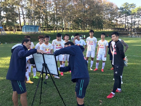 Hoàng Anh Gia Lai chuộng cầu thủ Brazil, đôn cầu thủ trẻ lên đá V-League 2022 - Ảnh 1. Hoàng Anh Gia Lai chuộng cầu thủ Brazil, đôn cầu thủ trẻ lên đá V-League 2022 - Ảnh 1.