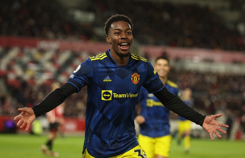 Thắng dễ Brentford, Man Utd áp sát top 4 - Ảnh 1. Thắng dễ Brentford, Man Utd áp sát top 4 - Ảnh 1.