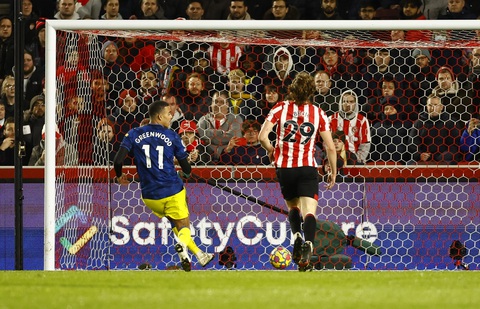 Thắng dễ Brentford, Man Utd áp sát top 4 - Ảnh 2. Thắng dễ Brentford, Man Utd áp sát top 4 - Ảnh 2.