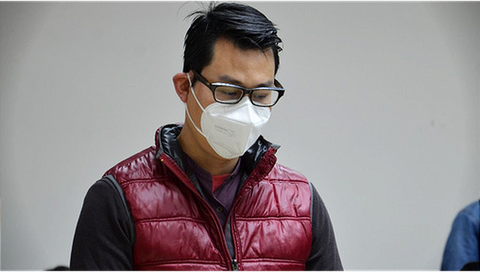 Cựu giám đốc Bệnh viện Bạch Mai Nguyễn Quốc Anh bị đề nghị 5-6 năm tù - Ảnh 3. Cựu giám đốc Bệnh viện Bạch Mai Nguyễn Quốc Anh bị đề nghị 5-6 năm tù - Ảnh 3.