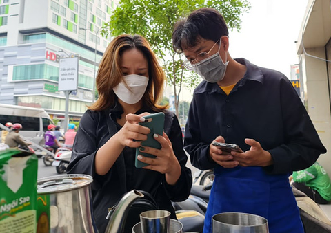 Gen Z, gia đình và mạng xã hội: Cũng tốt mà, miễn đừng sống ảo quá - Ảnh 1. Gen Z, gia đình và mạng xã hội: Cũng tốt mà, miễn đừng sống ảo quá - Ảnh 1.