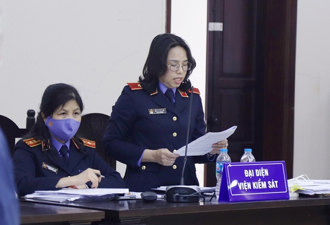 Cựu giám đốc Bệnh viện Bạch Mai Nguyễn Quốc Anh bị đề nghị 5-6 năm tù - Ảnh 2. Cựu giám đốc Bệnh viện Bạch Mai Nguyễn Quốc Anh bị đề nghị 5-6 năm tù - Ảnh 2.
