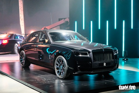 Rolls-Royce Ghost Black Badge thế hệ mới giá từ 33,7 tỉ đồng - sedan đắt thứ 2 Việt Nam - Ảnh 1. Rolls-Royce Ghost Black Badge thế hệ mới giá từ 33,7 tỉ đồng - sedan đắt thứ 2 Việt Nam - Ảnh 1.