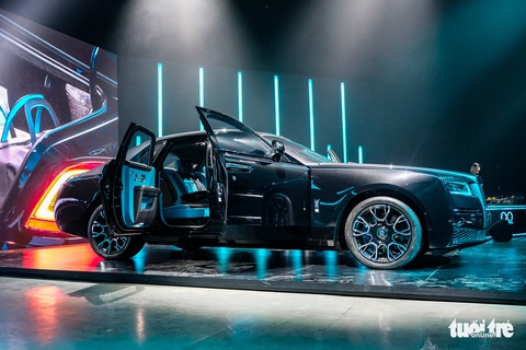 Rolls-Royce Ghost Black Badge thế hệ mới giá từ 33,7 tỉ đồng - sedan đắt thứ 2 Việt Nam - Ảnh 9. Rolls-Royce Ghost Black Badge thế hệ mới giá từ 33,7 tỉ đồng - sedan đắt thứ 2 Việt Nam - Ảnh 9.