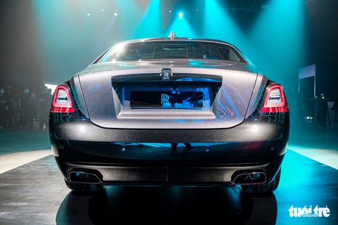 Rolls-Royce Ghost Black Badge thế hệ mới giá từ 33,7 tỉ đồng - sedan đắt thứ 2 Việt Nam - Ảnh 6. Rolls-Royce Ghost Black Badge thế hệ mới giá từ 33,7 tỉ đồng - sedan đắt thứ 2 Việt Nam - Ảnh 6.