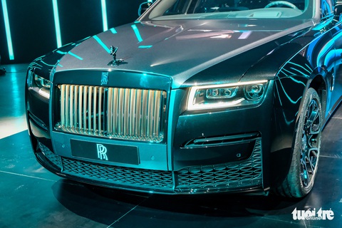 Rolls-Royce Ghost Black Badge thế hệ mới giá từ 33,7 tỉ đồng - sedan đắt thứ 2 Việt Nam - Ảnh 5. Rolls-Royce Ghost Black Badge thế hệ mới giá từ 33,7 tỉ đồng - sedan đắt thứ 2 Việt Nam - Ảnh 5.