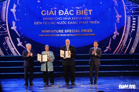 Ba nhà khoa học với công nghệ vắc xin mRNA nhận giải thưởng VinFuture 3 triệu đô - Ảnh 13. Ba nhà khoa học với công nghệ vắc xin mRNA nhận giải thưởng VinFuture 3 triệu đô - Ảnh 13.