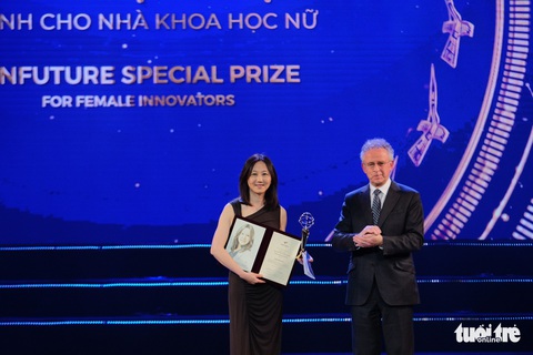 Ba nhà khoa học với công nghệ vắc xin mRNA nhận giải thưởng VinFuture 3 triệu đô - Ảnh 12. Ba nhà khoa học với công nghệ vắc xin mRNA nhận giải thưởng VinFuture 3 triệu đô - Ảnh 12.