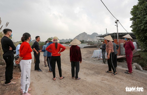 Tạm dừng hoạt động xưởng sản xuất phân tra tấn người dân - Ảnh 2. Tạm dừng hoạt động xưởng sản xuất phân tra tấn người dân - Ảnh 2.