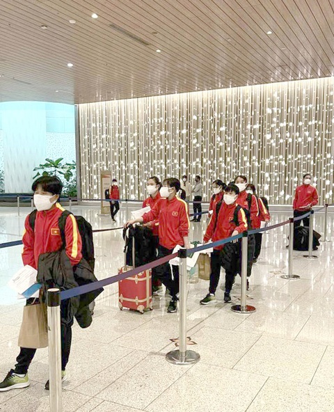 14 cầu thủ đội tuyển nữ Việt Nam đã đến Ấn Độ nhưng chưa thể tập luyện - Ảnh 1. 14 cầu thủ đội tuyển nữ Việt Nam đã đến Ấn Độ nhưng chưa thể tập luyện - Ảnh 1.