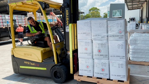 Đảo quốc Tonga đã liên lạc được với thế giới qua điện thoại, báo động thiếu nước uống - Ảnh 4. Đảo quốc Tonga đã liên lạc được với thế giới qua điện thoại, báo động thiếu nước uống - Ảnh 4.