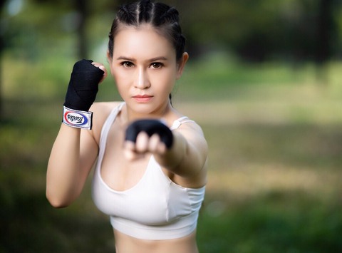 Cô MC HTV thi giải vô địch thể hình và đóng phim hành động - Ảnh 4. Cô MC HTV thi giải vô địch thể hình và đóng phim hành động - Ảnh 4.