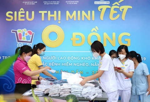 Siêu thị 0 đồng, đường hoa xuân đón bệnh nhân, nhân viên y tế - Ảnh 3. Siêu thị 0 đồng, đường hoa xuân đón bệnh nhân, nhân viên y tế - Ảnh 3.