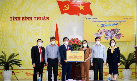 Nam A Bank mang tết hạnh phúc đến những mảnh đời khó khăn - Ảnh 4. Nam A Bank mang tết hạnh phúc đến những mảnh đời khó khăn - Ảnh 4.