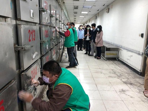 Thành phố ở Đài Loan phạt lái xe say rượu dọn dẹp nhà xác - Ảnh 1. Thành phố ở Đài Loan phạt lái xe say rượu dọn dẹp nhà xác - Ảnh 1.
