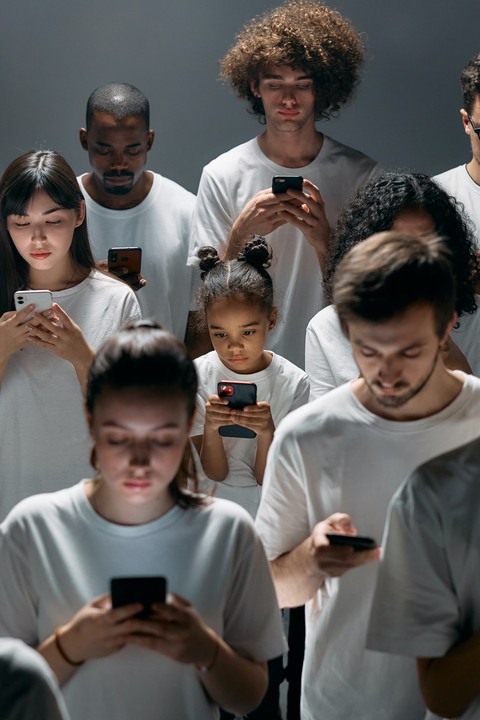 Nào phải ngẫu nhiên Gen Z mê mạng xã hội - Ảnh 1. Nào phải ngẫu nhiên Gen Z mê mạng xã hội - Ảnh 1.