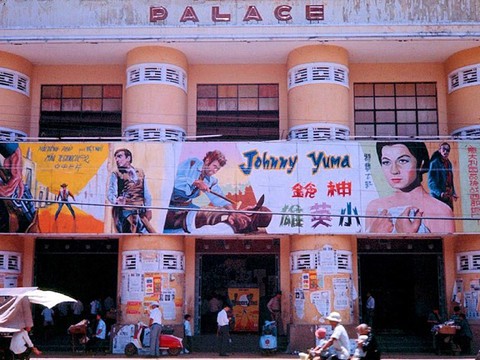 Rạp phim Sài Gòn - ký ức nhớ thương - Kỳ cuối: Thú xem xinê xưa và nay - Ảnh 1. Rạp phim Sài Gòn - ký ức nhớ thương - Kỳ cuối: Thú xem xinê xưa và nay - Ảnh 1.