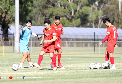 Thầy trò HLV Park Hang Seo ráo riết tập ở Melbourne, chuẩn bị đối đầu chủ nhà Úc - Ảnh 5. Thầy trò HLV Park Hang Seo ráo riết tập ở Melbourne, chuẩn bị đối đầu chủ nhà Úc - Ảnh 5.