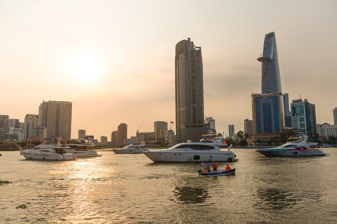 Khinh khí cầu bay trên bầu trời Thủ Đức, du thuyền bơi sông Sài Gòn - Ảnh 2. Khinh khí cầu bay trên bầu trời Thủ Đức, du thuyền bơi sông Sài Gòn - Ảnh 2.