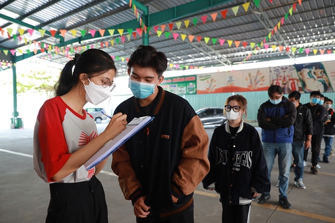 Hết mình về quê: Hành trình khởi sắc của tết Việt - Ảnh 1. Hết mình về quê: Hành trình khởi sắc của tết Việt - Ảnh 1.
