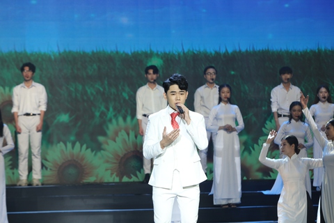 Hát hit Đôi mắt của Wanbi Tuấn Anh giúp Trung Hiếu đăng quang Sao tìm sao 2021 - Ảnh 5. Hát hit Đôi mắt của Wanbi Tuấn Anh giúp Trung Hiếu đăng quang Sao tìm sao 2021 - Ảnh 5.