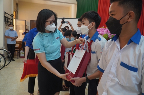 Con có xe đạp mới để đến trường - Ảnh 1. Con có xe đạp mới để đến trường - Ảnh 1.