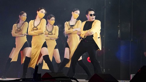 Tổng thống Hàn Quốc quảng bá K-pop ở Trung Đông - Ảnh 1. Tổng thống Hàn Quốc quảng bá K-pop ở Trung Đông - Ảnh 1.