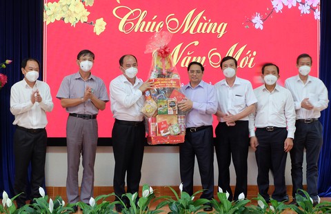 Thủ tướng: Thần tốc tiêm vắc xin cho trẻ 12-17 tuổi để mở cửa lại trường học - Ảnh 2. Thủ tướng: Thần tốc tiêm vắc xin cho trẻ 12-17 tuổi để mở cửa lại trường học - Ảnh 2.