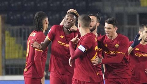 AS Roma thắng dễ, HLV Mourinho chọc quê đối thủ - Ảnh 2. AS Roma thắng dễ, HLV Mourinho chọc quê đối thủ - Ảnh 2.