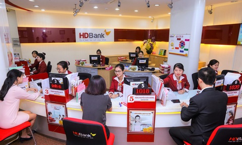 HDBank nhận bằng khen của Thủ tướng vì thành tích xuất sắc trong phòng chống dịch COVID-19 - Ảnh 2. HDBank nhận bằng khen của Thủ tướng vì thành tích xuất sắc trong phòng chống dịch COVID-19 - Ảnh 2.