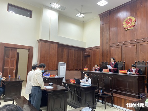 Viện kiểm sát đề nghị hủy án, tòa tuyên 3 bị cáo vô tội - Ảnh 1. Viện kiểm sát đề nghị hủy án, tòa tuyên 3 bị cáo vô tội - Ảnh 1.