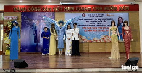 Thùy Tiên tặng trang phục thi tại Miss Grand International 2021 cho bảo tàng - Ảnh 1. Thùy Tiên tặng trang phục thi tại Miss Grand International 2021 cho bảo tàng - Ảnh 1.