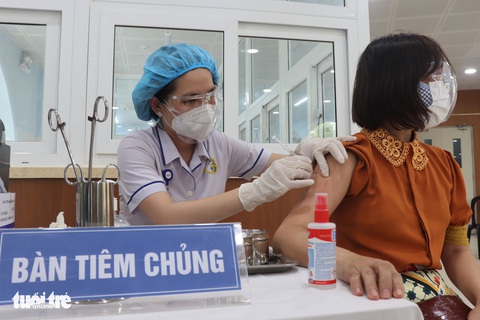 Người dân TP.HCM tiêm mũi 3 không cần theo danh sách - Ảnh 1. Người dân TP.HCM tiêm mũi 3 không cần theo danh sách - Ảnh 1.