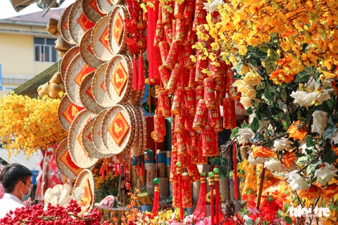 Chợ Tài lộc ở TP.HCM rực rỡ đón Tết - Ảnh 2. Chợ Tài lộc ở TP.HCM rực rỡ đón Tết - Ảnh 2.