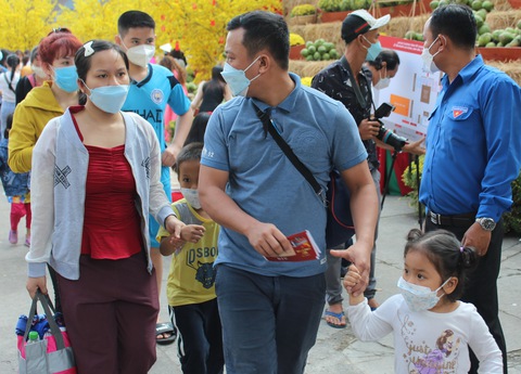 ‘Tết chung một nhà’ đưa người lao động khó khăn về quê - Ảnh 5. ‘Tết chung một nhà’ đưa người lao động khó khăn về quê - Ảnh 5.