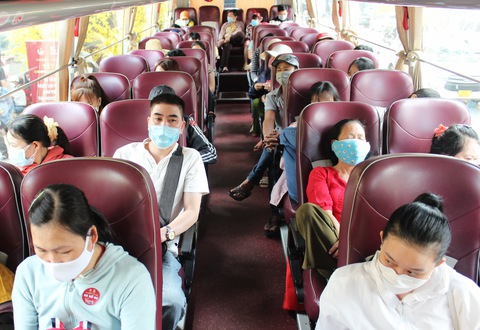 ‘Tết chung một nhà’ đưa người lao động khó khăn về quê - Ảnh 6. ‘Tết chung một nhà’ đưa người lao động khó khăn về quê - Ảnh 6.