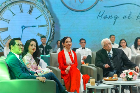 Nam chính phim Phố trong làng bị chê, Thương ngày nắng về tạm ngừng phát sóng - Ảnh 4. Nam chính phim Phố trong làng bị chê, Thương ngày nắng về tạm ngừng phát sóng - Ảnh 4.