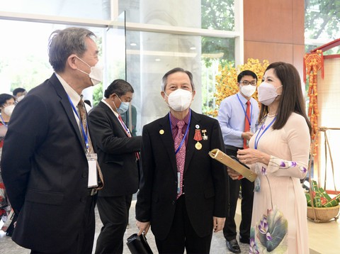 Lãnh đạo TP.HCM gặp gỡ kiều bào: Sự hỗ trợ của thành phố là động lực lớn với chúng tôi - Ảnh 4. Lãnh đạo TP.HCM gặp gỡ kiều bào: Sự hỗ trợ của thành phố là động lực lớn với chúng tôi - Ảnh 4.
