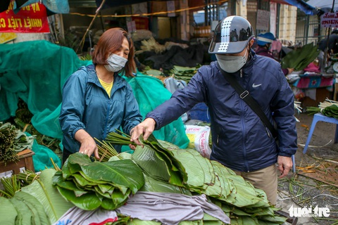 Chợ lá dong lâu đời nhất Hà Nội: Bán đến đâu, lấy đến đấy’ vì khách mua giảm - Ảnh 1. Chợ lá dong lâu đời nhất Hà Nội: Bán đến đâu, lấy đến đấy’ vì khách mua giảm - Ảnh 1.