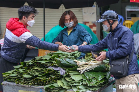 Chợ lá dong lâu đời nhất Hà Nội: Bán đến đâu, lấy đến đấy’ vì khách mua giảm - Ảnh 8. Chợ lá dong lâu đời nhất Hà Nội: Bán đến đâu, lấy đến đấy’ vì khách mua giảm - Ảnh 8.