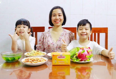 Chế độ dinh dưỡng bảo vệ tình trạng sức khỏe cho người trưởng thành - Ảnh 1. Chế độ dinh dưỡng bảo vệ tình trạng sức khỏe cho người trưởng thành - Ảnh 1.