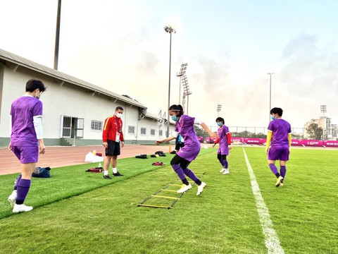 5 cầu thủ nam trong danh sách rút gọn Quả bóng vàng 2021 là ai? - Ảnh 1. 5 cầu thủ nam trong danh sách rút gọn Quả bóng vàng 2021 là ai? - Ảnh 1.
