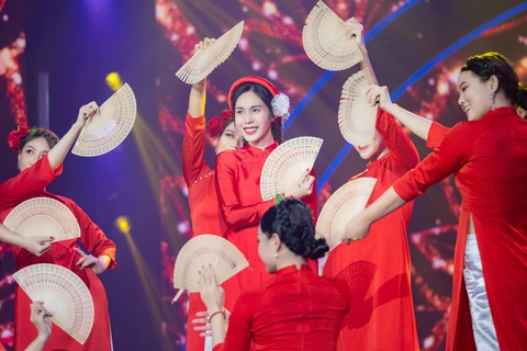 Thủy Tiên tham gia Gala Nhạc Việt, Thùy Tiên trao học bổng cho học sinh khó khăn - Ảnh 2. Thủy Tiên tham gia Gala Nhạc Việt, Thùy Tiên trao học bổng cho học sinh khó khăn - Ảnh 2.
