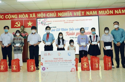 Generali và Sinh Con, Sinh Cha mang niềm vui Tết đến 500 trẻ mồ côi do COVID-19 - Ảnh 3. Generali và Sinh Con, Sinh Cha mang niềm vui Tết đến 500 trẻ mồ côi do COVID-19 - Ảnh 3.