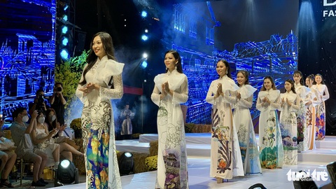 Đỗ Thị Hà hóa thành nàng thơ của Tạ Linh Nhân ngay sau khi về Việt Nam - Ảnh 6. Đỗ Thị Hà hóa thành nàng thơ của Tạ Linh Nhân ngay sau khi về Việt Nam - Ảnh 6.