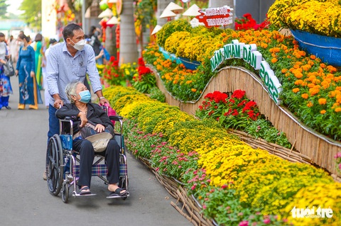 Đường hoa xuân cho bệnh nhân ở Bệnh viện Chợ Rẫy - Ảnh 1. Đường hoa xuân cho bệnh nhân ở Bệnh viện Chợ Rẫy - Ảnh 1.